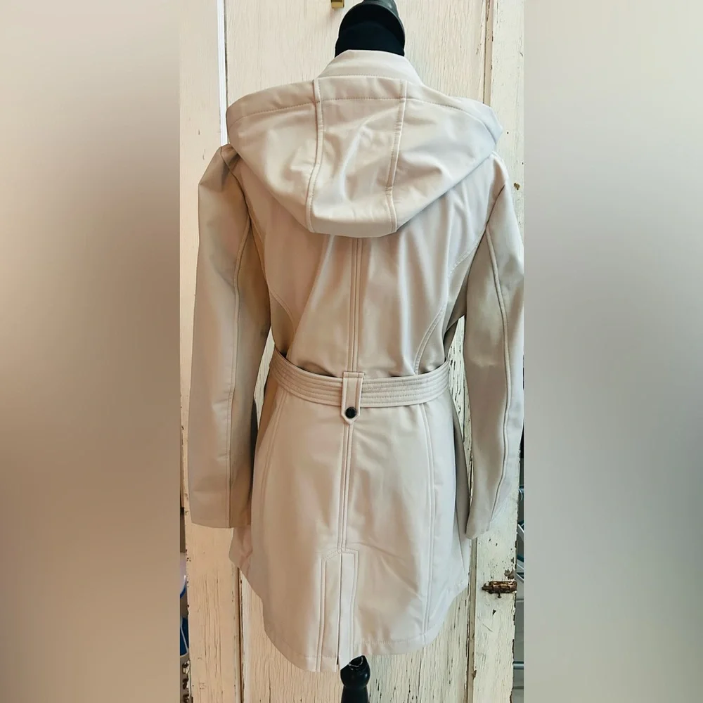 ☔☔Shelby Trech Hooded Raincoat—NWOT☔☔ - Picture 6 of 8